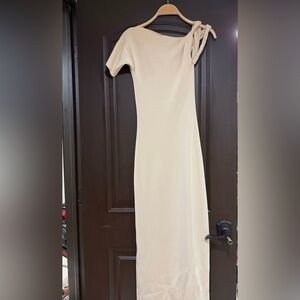 Elegant Cream Short-Sleeve Maxi Dress